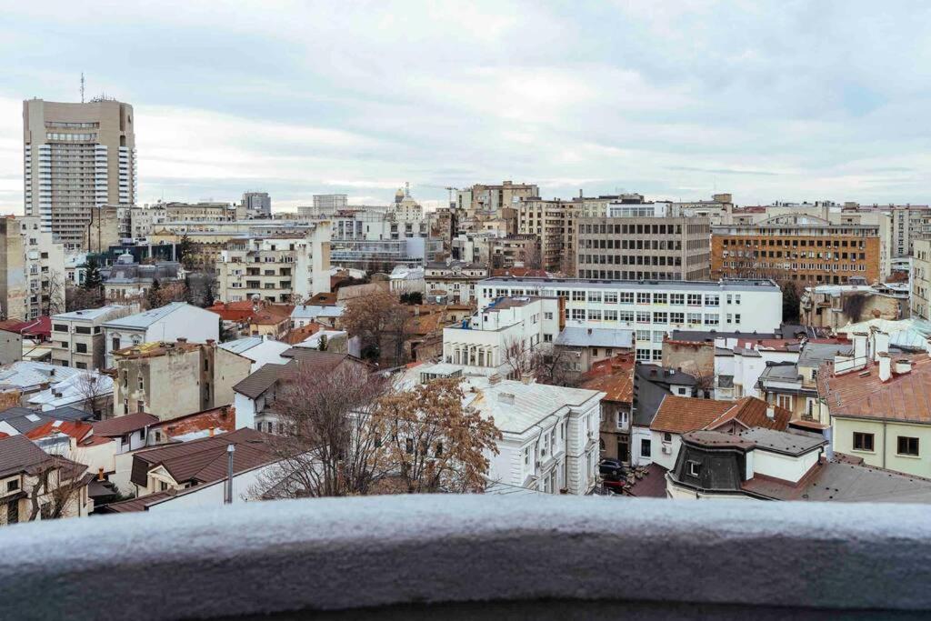 Stunning Views - Top Location - Netflix + Balcony Bucharest Exterior photo